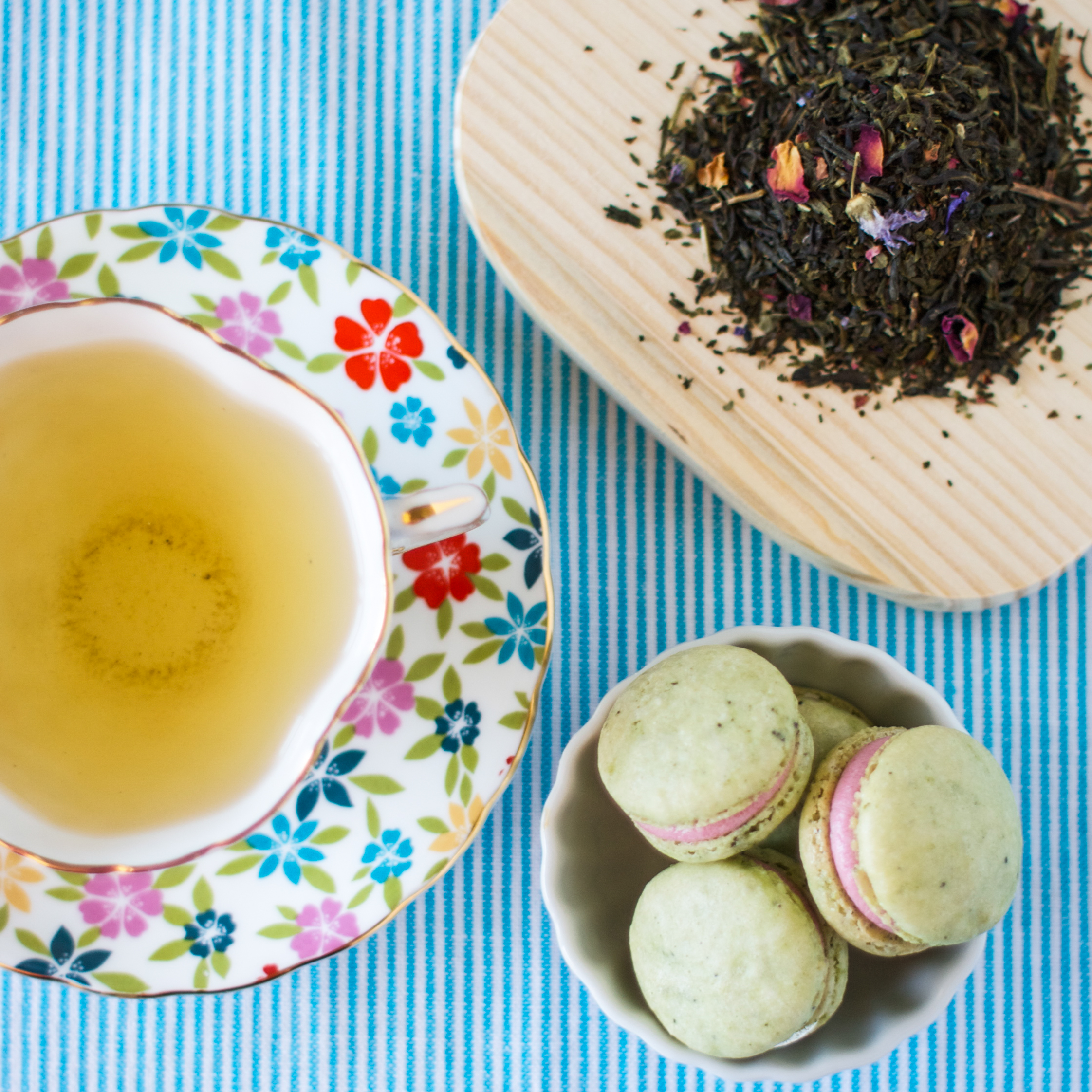 Green Tea Macarons with Raspberry Buttercream Tea Pairing: Mariage Freres Sweet Shanghai (Green Tea) Teacup: Vintage Bone China, Hammersley & Co, Made in England