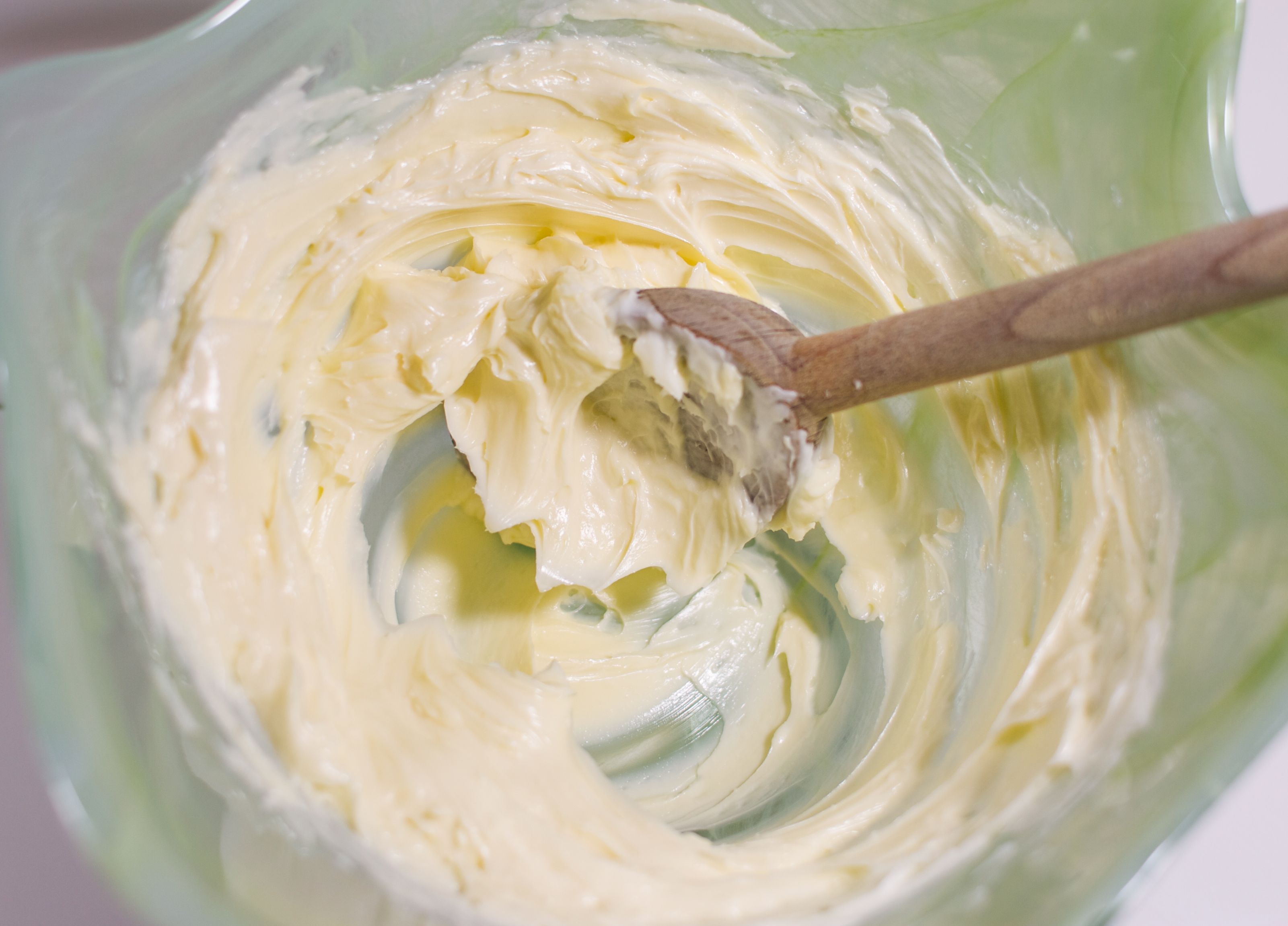 Cream nonhydrogenated shortening and margarine